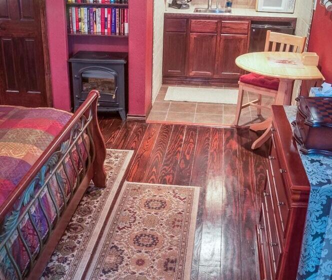 酒店 Holiday Lodge On Canyon Lake