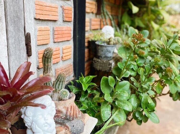 호텔 Hug Sakonnakhon