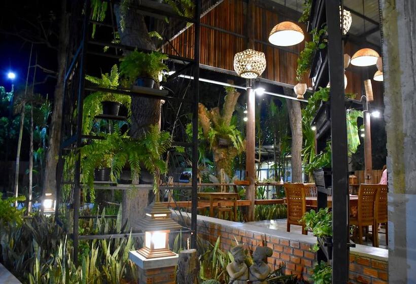 호텔 Hug Sakonnakhon