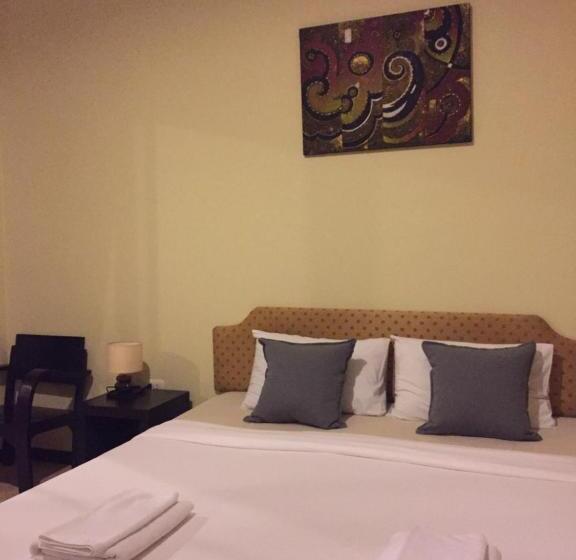 هتل Khaolak Hillside Villa