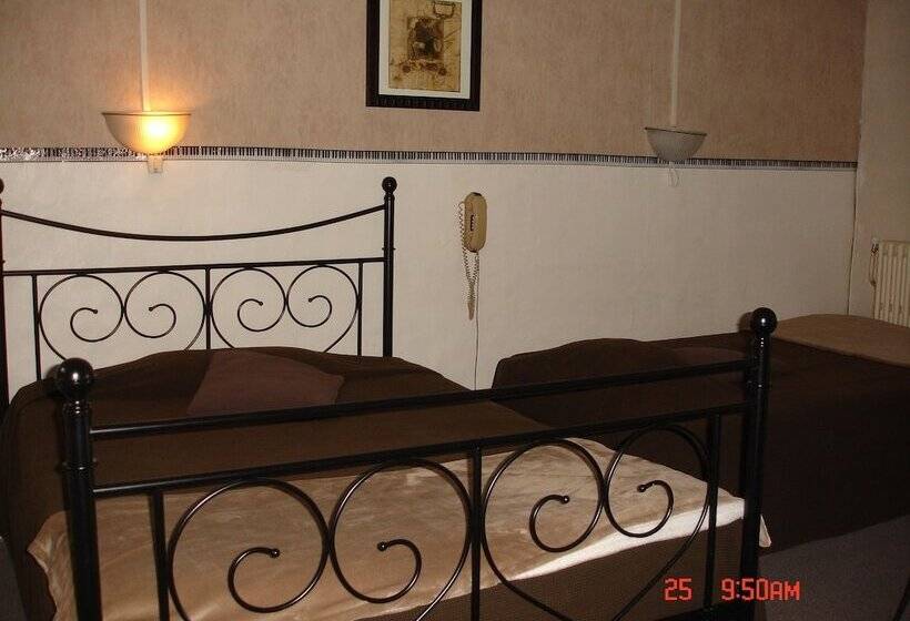 Отель Hôtel De La Marmotte