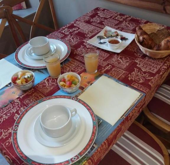 هتل L Un Des Sens