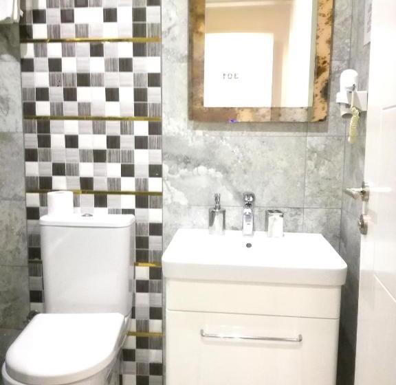 By Historial Hotel Due