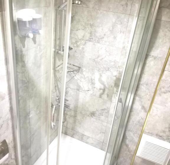 By Historial Hotel Due