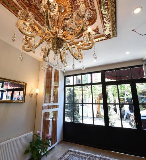 By Historial Hotel Due