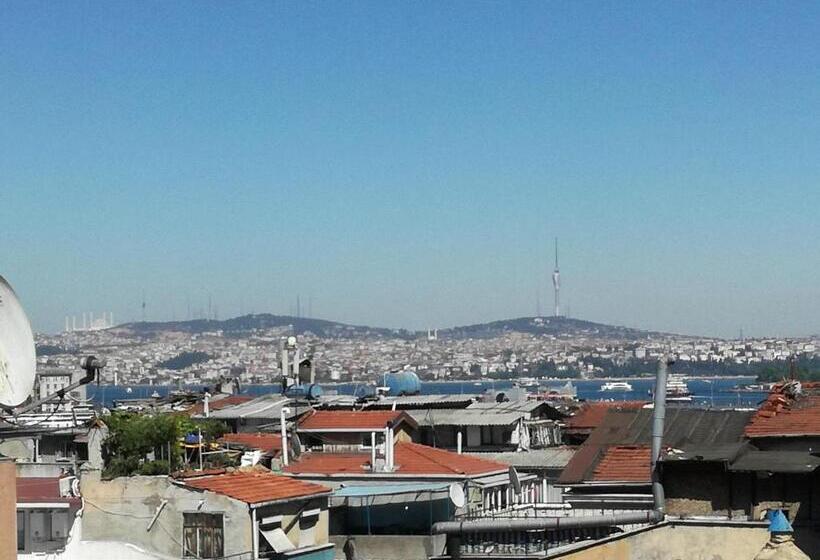 By Historial Hotel Due