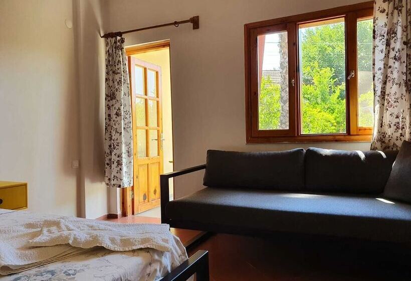 בית מלון כפרי Oblomov