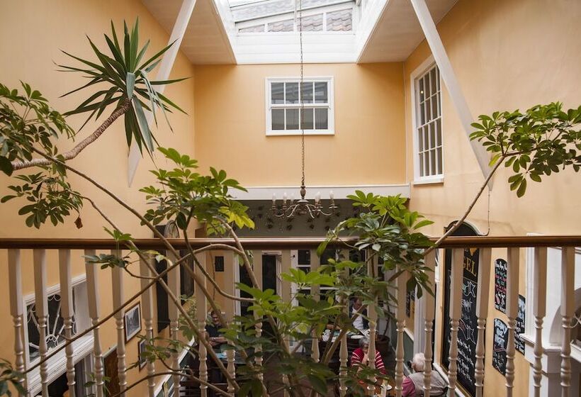 בית מלון כפרי The Angel