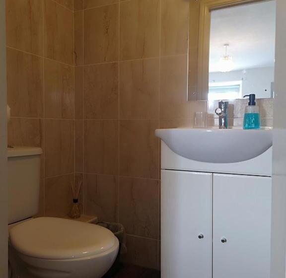 בית מלון כפרי Red Lion