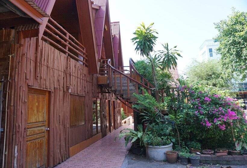 בית מלון כפרי Wangyang Rimping