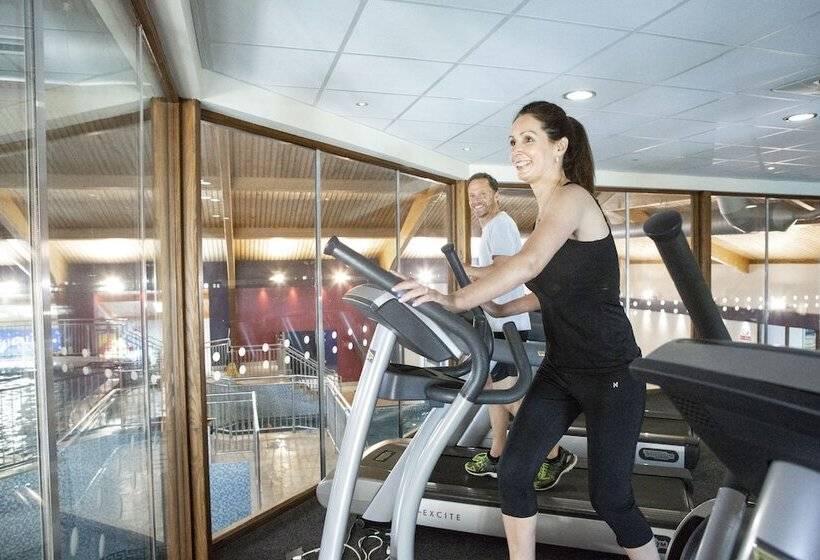 فندق Waterside Holiday Park & Spa