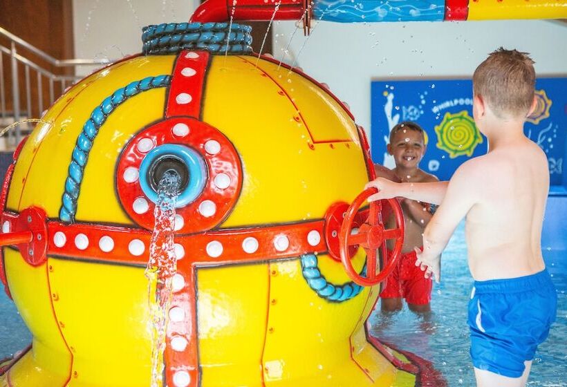 فندق Waterside Holiday Park & Spa