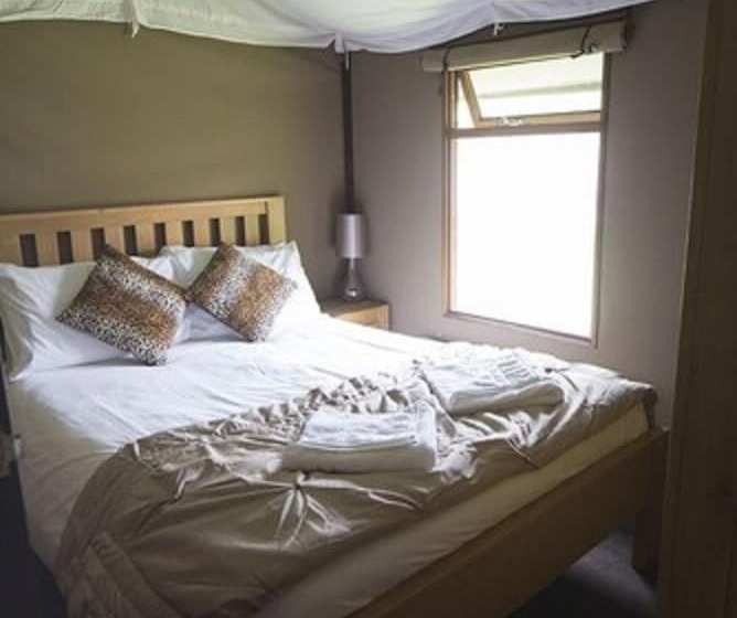 فندق Waterside Holiday Park & Spa