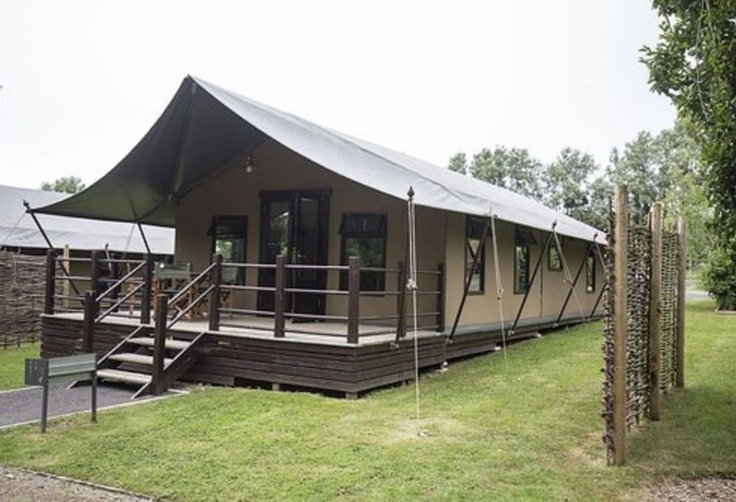 فندق Waterside Holiday Park & Spa