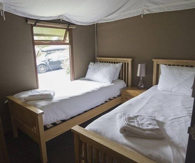 فندق Waterside Holiday Park & Spa