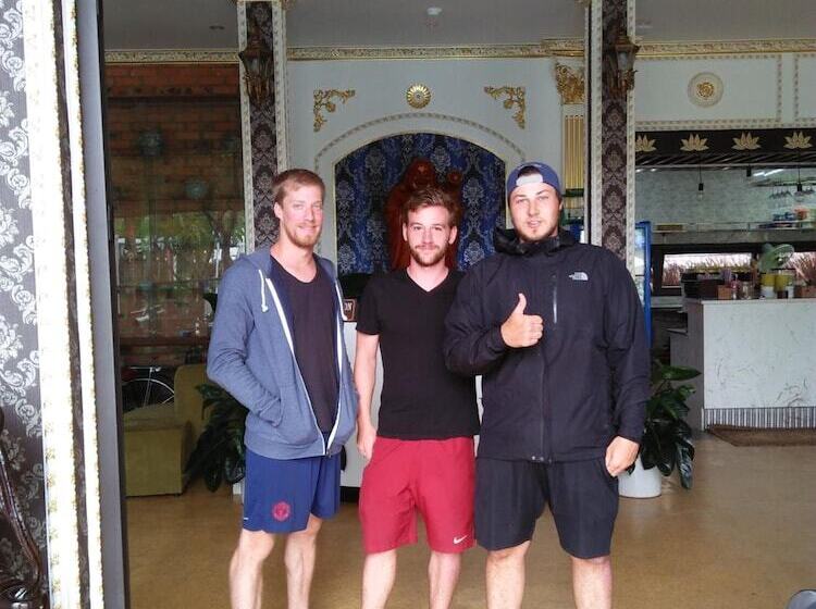 هتل Why Not Hostel