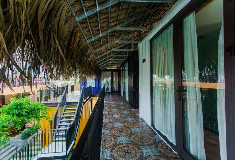 هتل Why Not Hostel