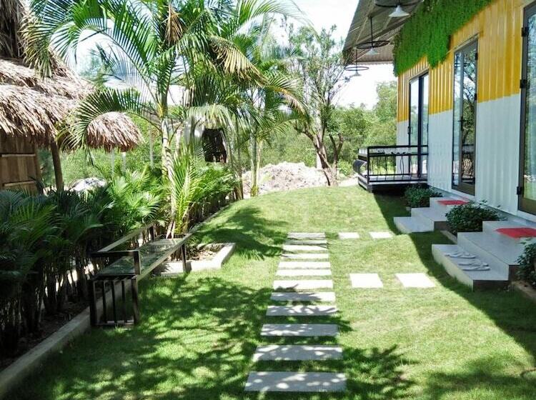 هتل Why Not Hostel