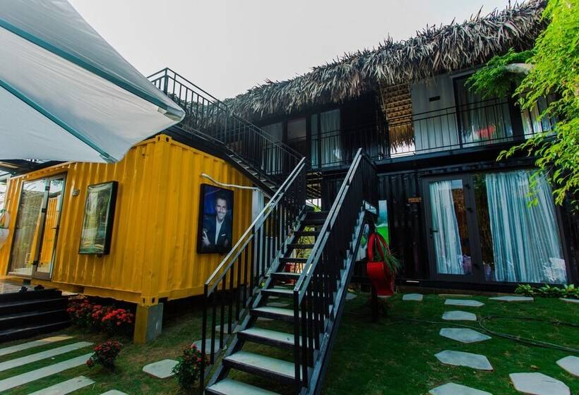 هتل Why Not Hostel