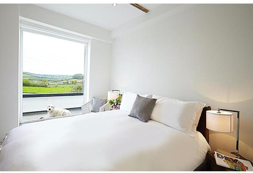 Live And Let Live Inn