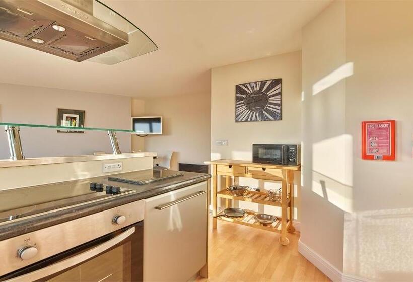 Magpie   Properties Unique