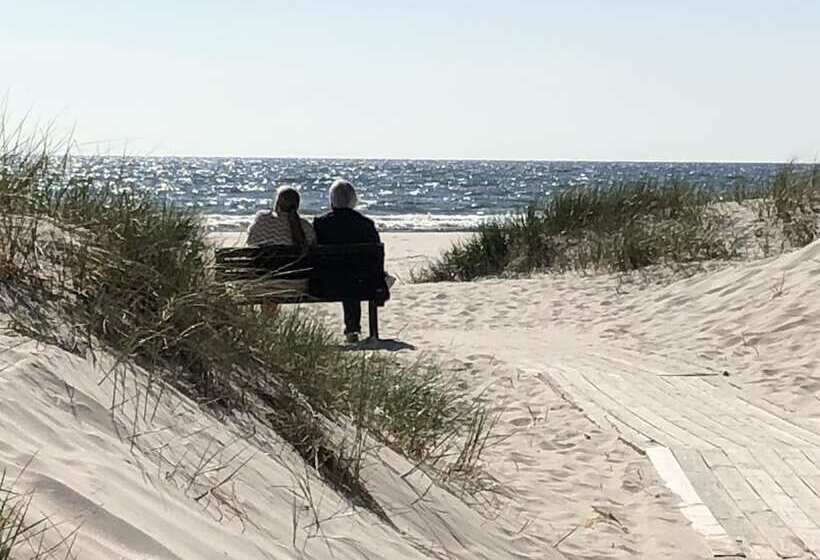 Mälarhusen Semesterby österlen   Stugor & Gårdssviter