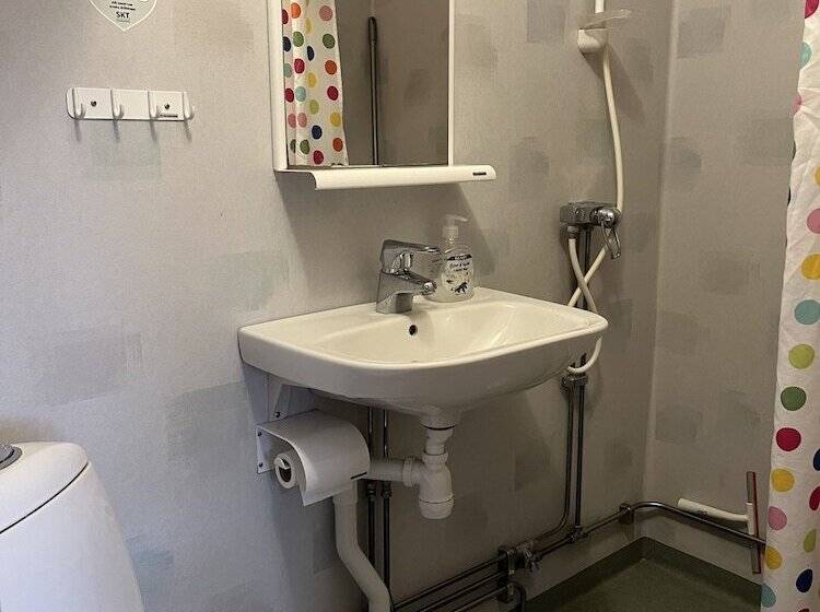 Mälarhusen Semesterby österlen   Stugor & Gårdssviter