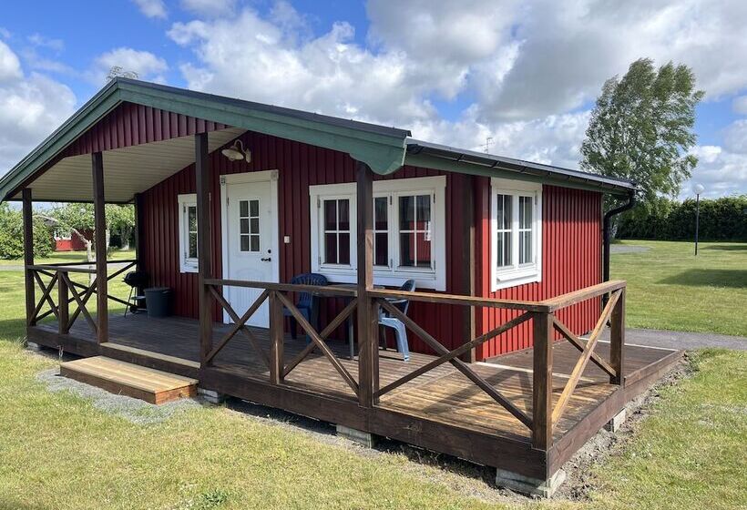 Mälarhusen Semesterby österlen   Stugor & Gårdssviter