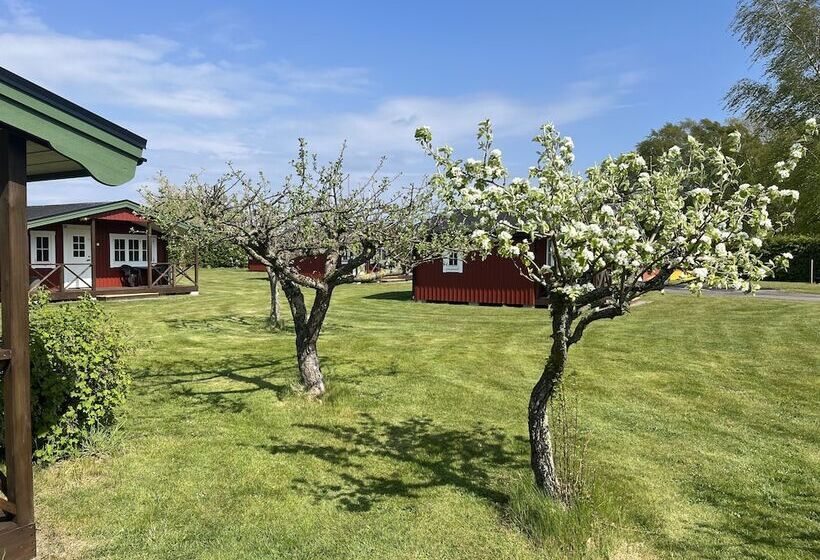 Mälarhusen Semesterby österlen   Stugor & Gårdssviter