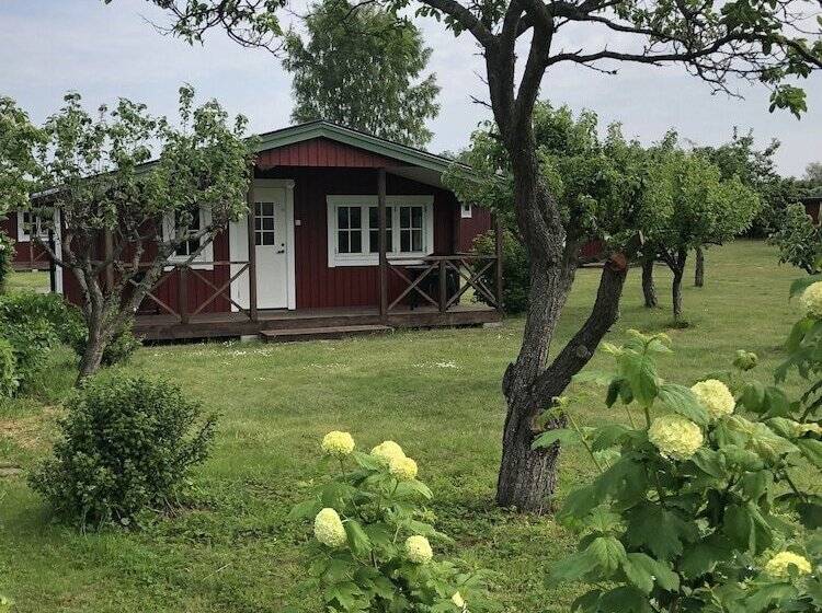 Mälarhusen Semesterby österlen   Stugor & Gårdssviter