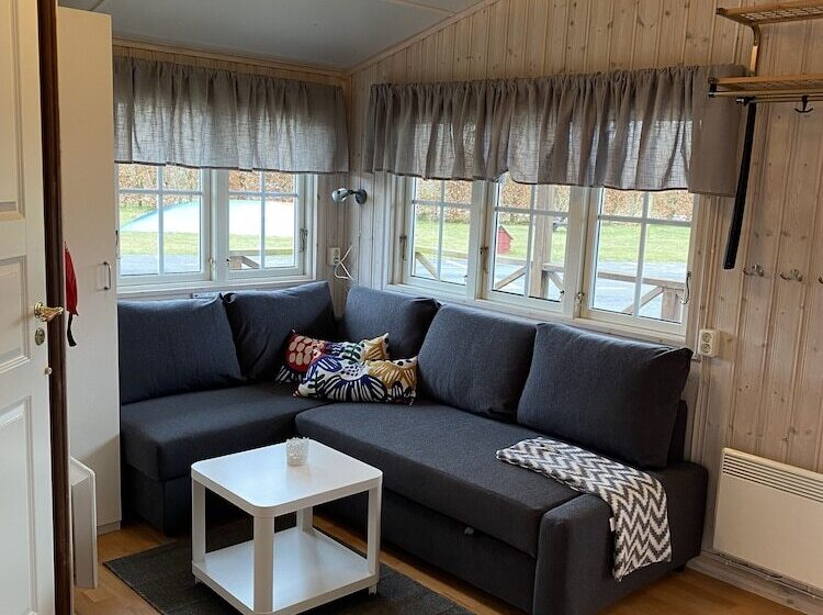 Mälarhusen Semesterby österlen   Stugor & Gårdssviter