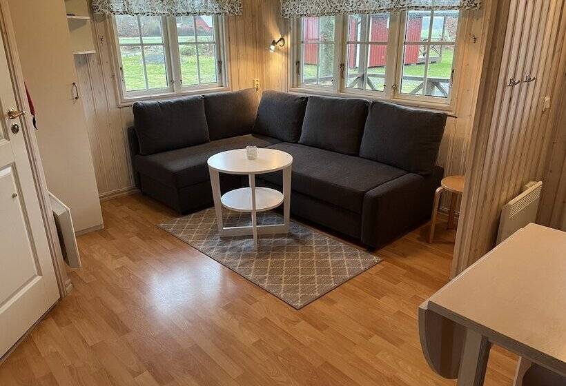 Mälarhusen Semesterby österlen   Stugor & Gårdssviter