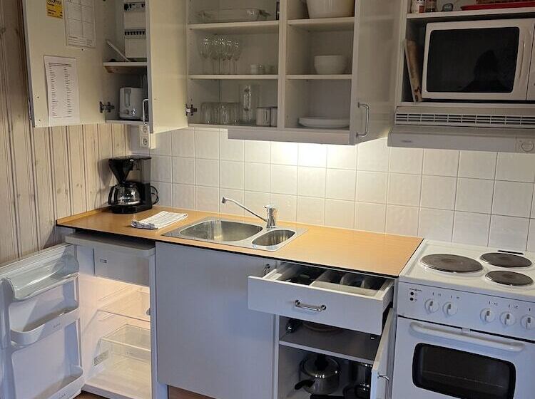 Mälarhusen Semesterby österlen   Stugor & Gårdssviter