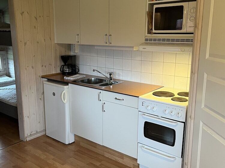 Mälarhusen Semesterby österlen   Stugor & Gårdssviter