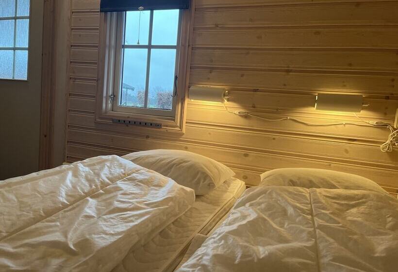 Mälarhusen Semesterby österlen   Stugor & Gårdssviter