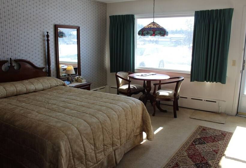 فندق على الطريق Sara Placid Inn & Suites