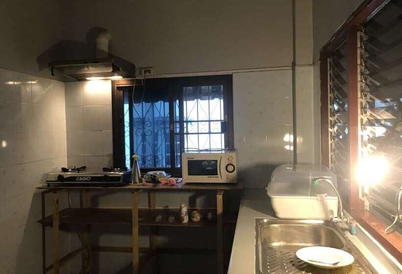 Oppa House Hostel   Adults Only