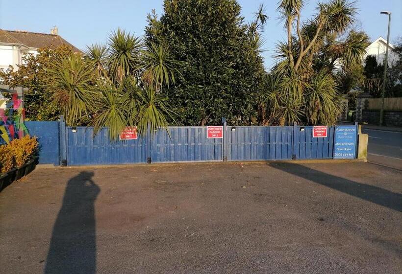 펜션 Ambassador Guest House Bed And Breakfast