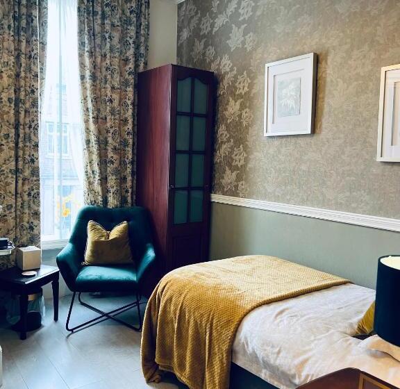 膳宿费 Ashleigh House