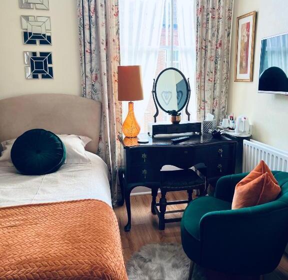 膳宿费 Ashleigh House