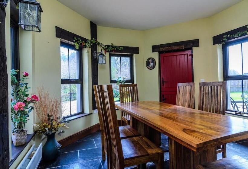 بنسيون Kesh Country Manor