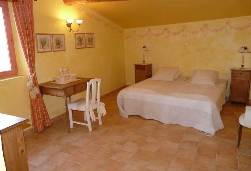 بنسيون La Capucine