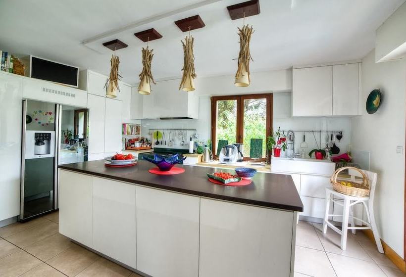 膳宿费 Le Chemin Des Iles