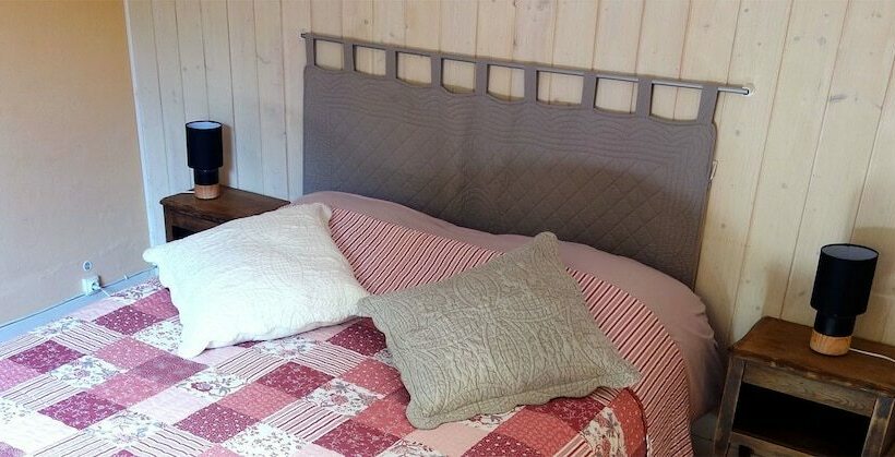 پانسیون Les Jardins De Camelot