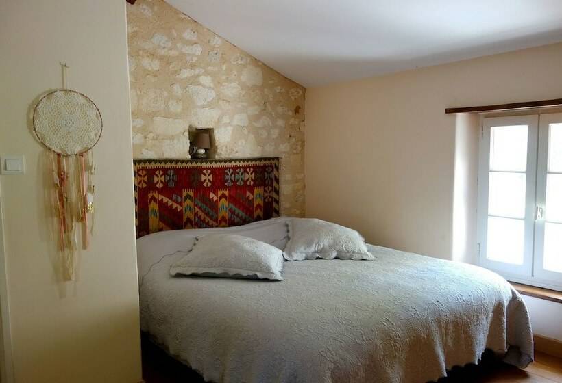 پانسیون Les Jardins De Camelot