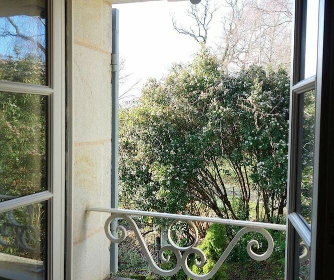 پانسیون Les Jardins De Camelot