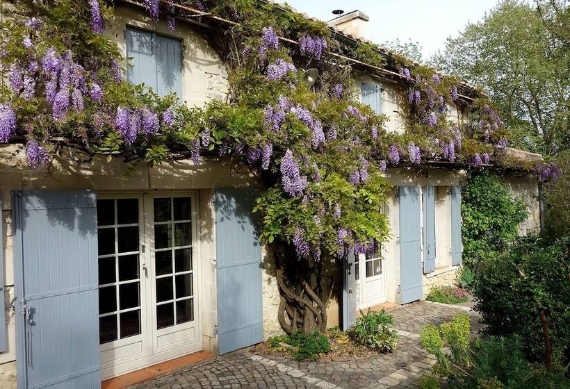 پانسیون Les Jardins De Camelot