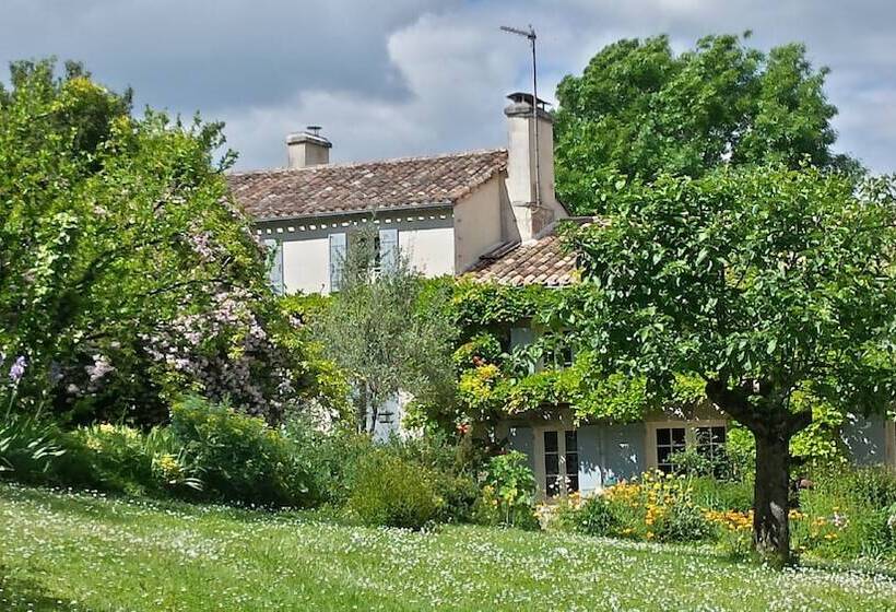 پانسیون Les Jardins De Camelot