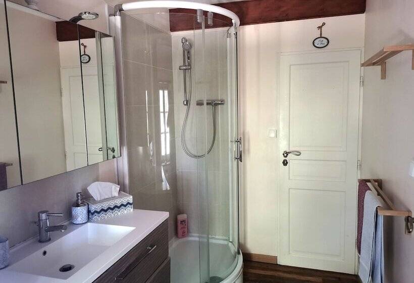 پانسیون Les Jardins De Camelot