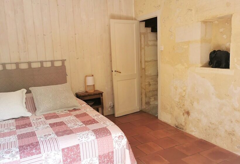 پانسیون Les Jardins De Camelot